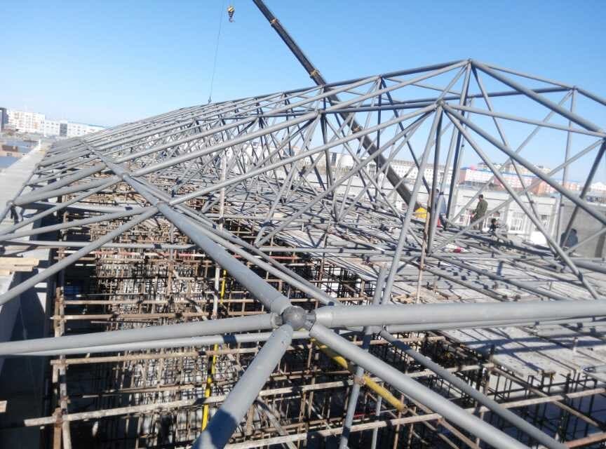 临安商贸城屋顶网架工程